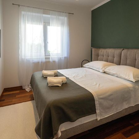 Lumaja Luxury Apartman Biograd Na Moru Exterior foto