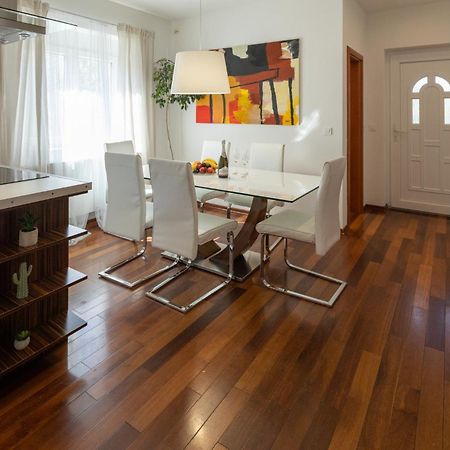 Lumaja Luxury Apartman Biograd Na Moru Exterior foto